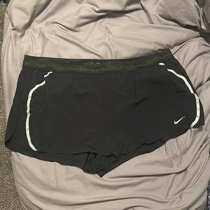 NWOT NIKE running shorts size XL